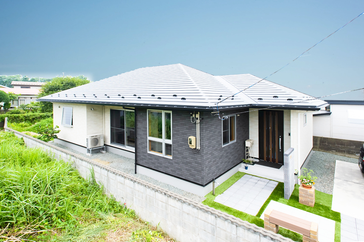 FLAT-HOUSE・Sさま<br>一番気に入ったのはデザイン。<br>それまでもっていた平屋のイメージが大きく変わりました。