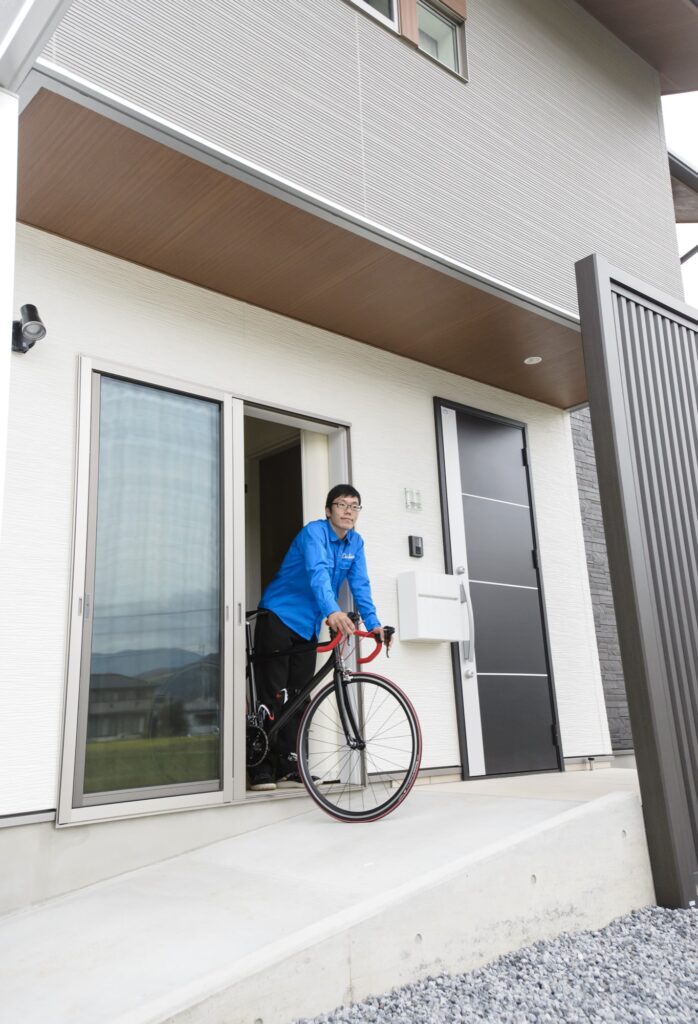 土間でロードバイクを楽しめる家