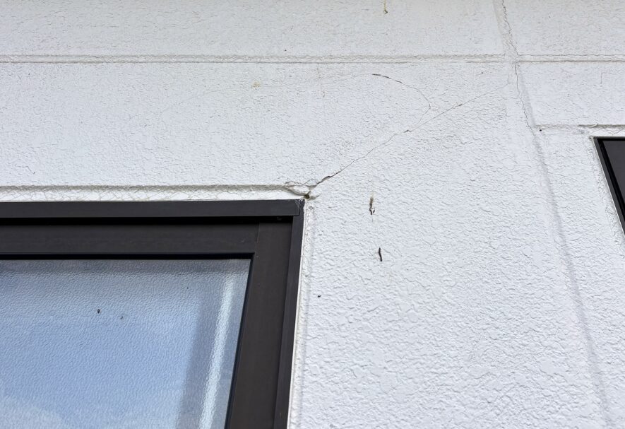 外壁のひび
